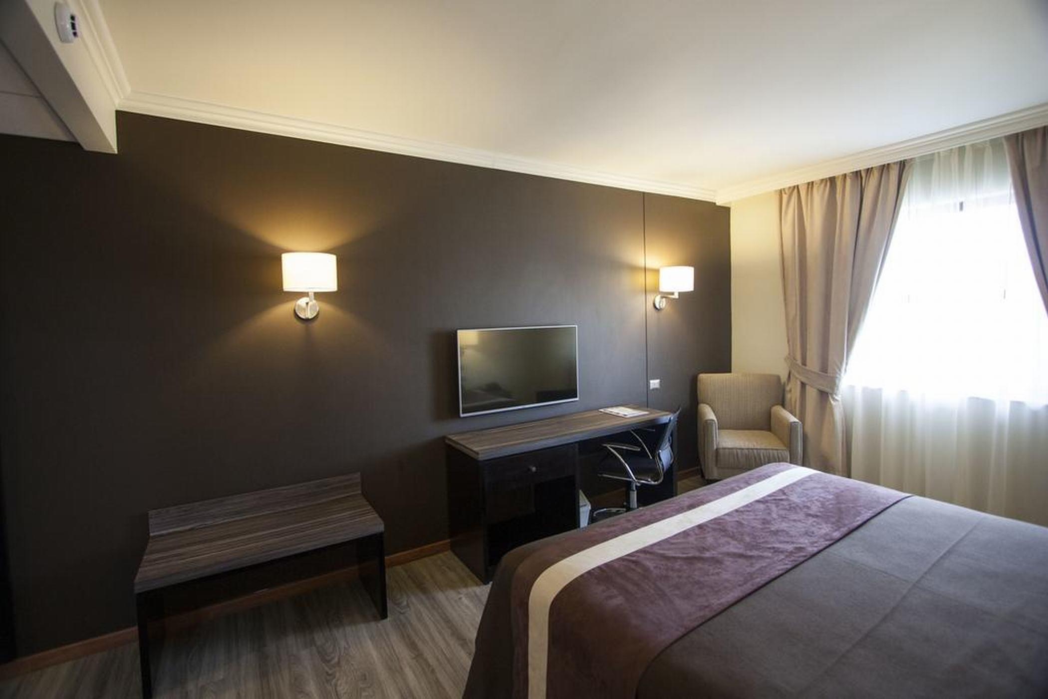 Hotel Diego De Almagro Osorno Bagian luar foto
